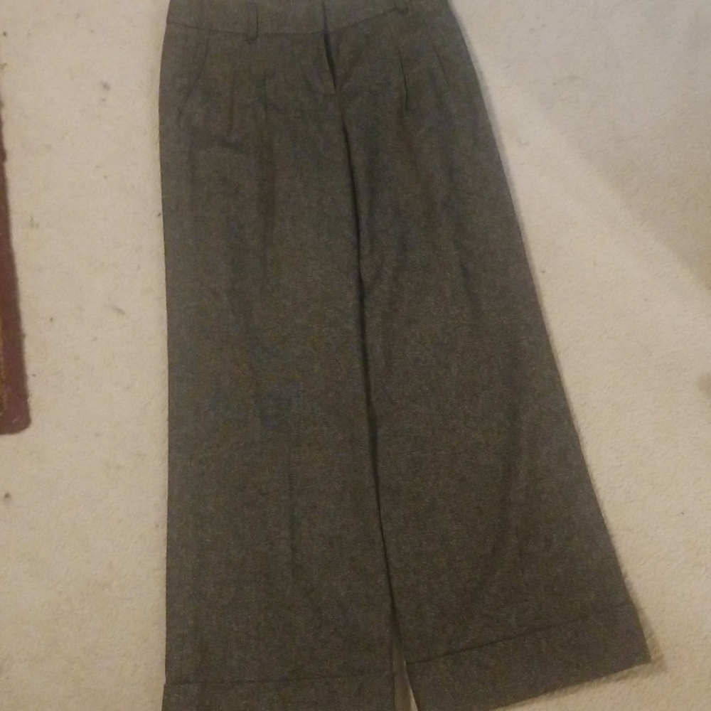 Brand new- retro- highwaisted-pleated slacks